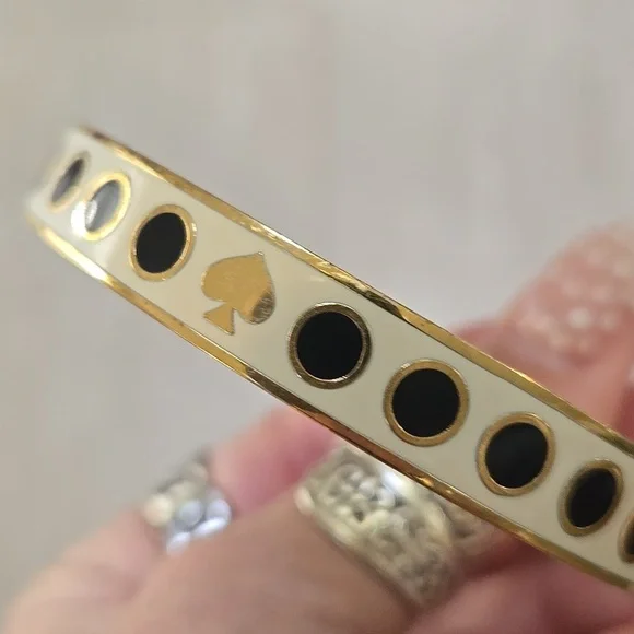 Kate Spade New York "In the Spotlight" Black/Cream/Gold Enamel Bangle Bracelet - Picture 2 of 8